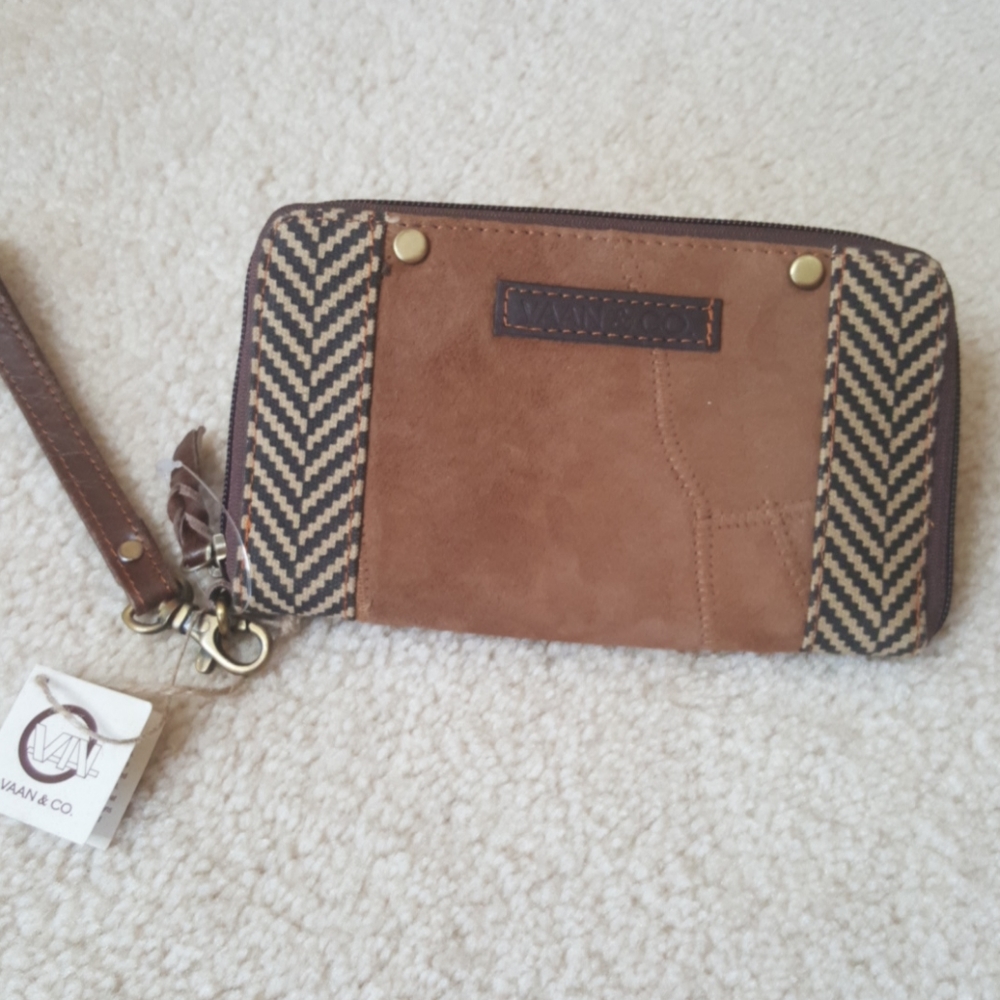 VAAN & CO NWT Wristlet/Wallet/Clutch